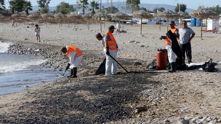 Greece oil pollution