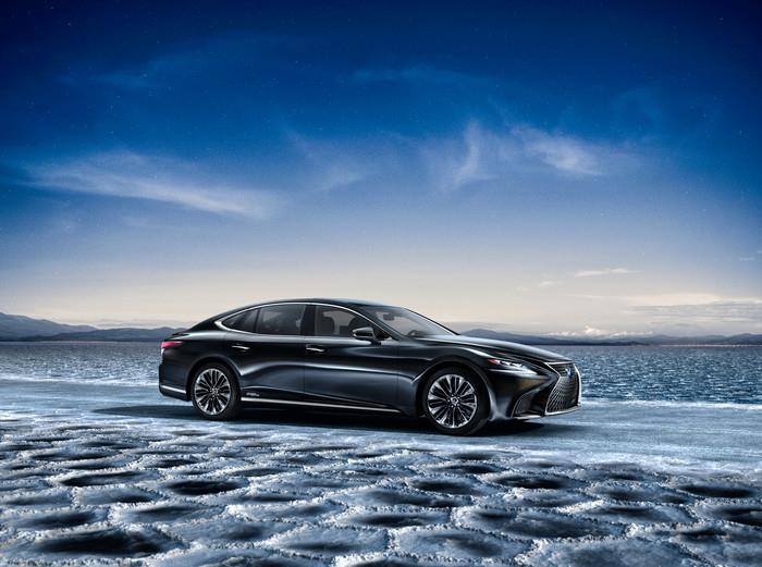 lexus