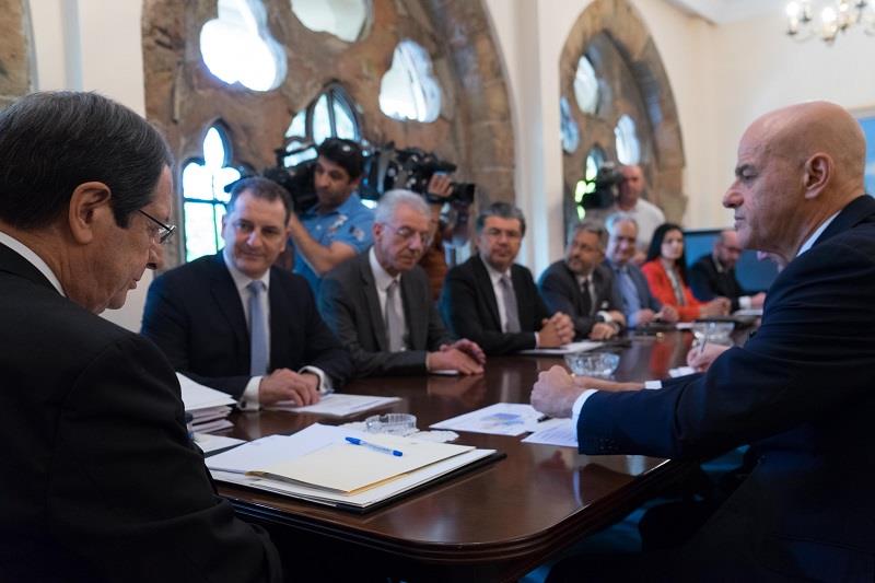 ΠΡΟΕΔΡΟΣ ΔΗΜΟΚΡΑΤΙΑΣ  – ΕΚΤΕΛΕΣΤΙΚΟΣ ΔΙΕΥΘΥΝΤΗΣ ΕΝΙ