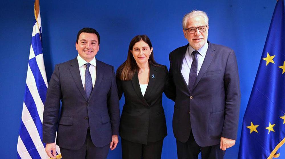 hadjimanoliathina1000