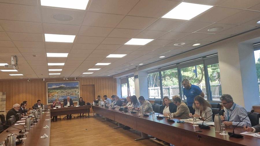 ΕΠΙΤΡΟΠΗ ΝΟΜΙΚΩΝ