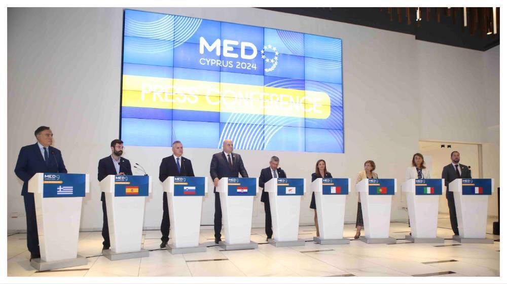 MixCollage-23-Sep-2024-01-54-PM-8151