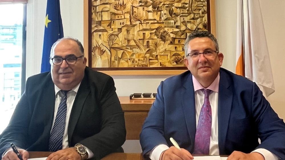 5256086736037578 MixCollage-28-Aug-2025-10-24-AM-1247