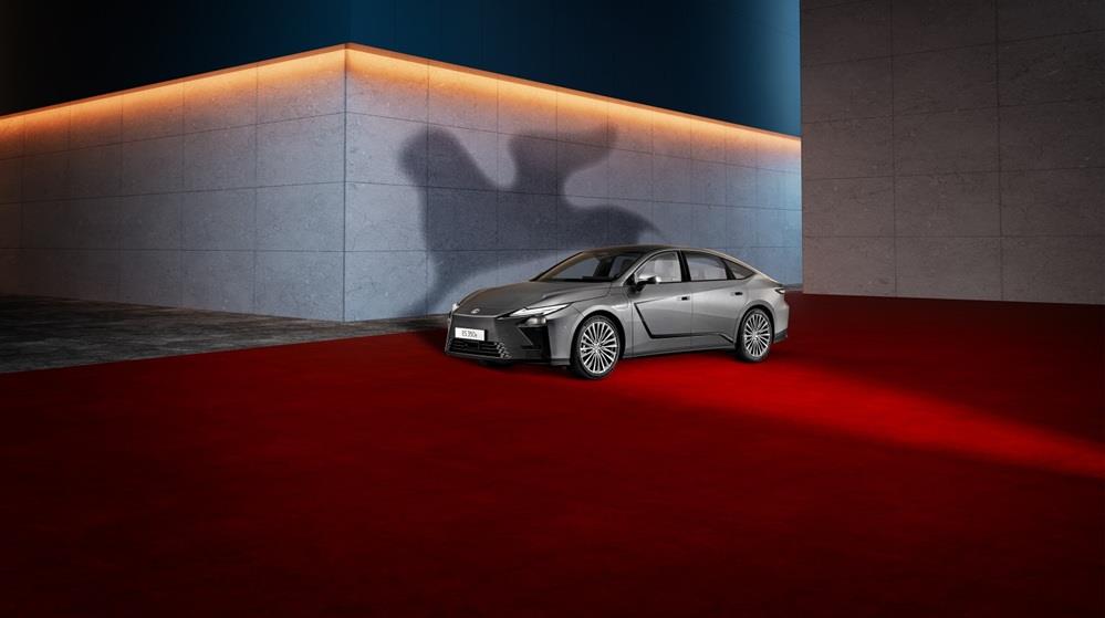 5256095400175602 LEXUS