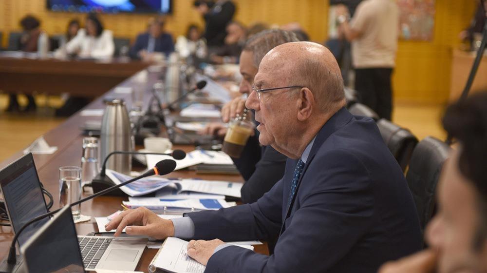 5296033720571391 MixCollage-13-Oct-2025-04-02-PM-822