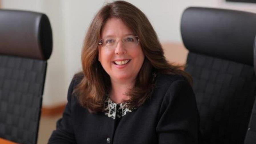 ΕΛΙΖΑΠΕΘ ΜΑΚΟΛ