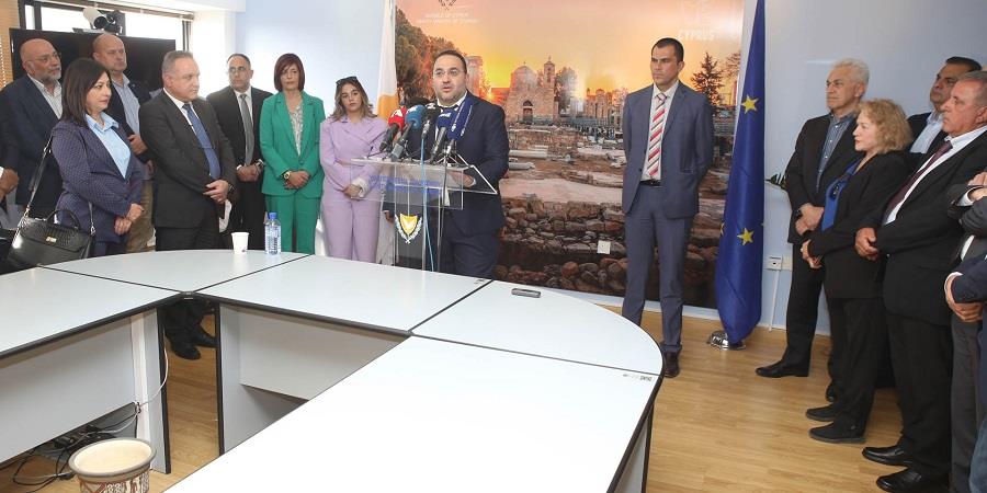 ΚΩΣΤΑΣ ΚΟΥΜΗΣ