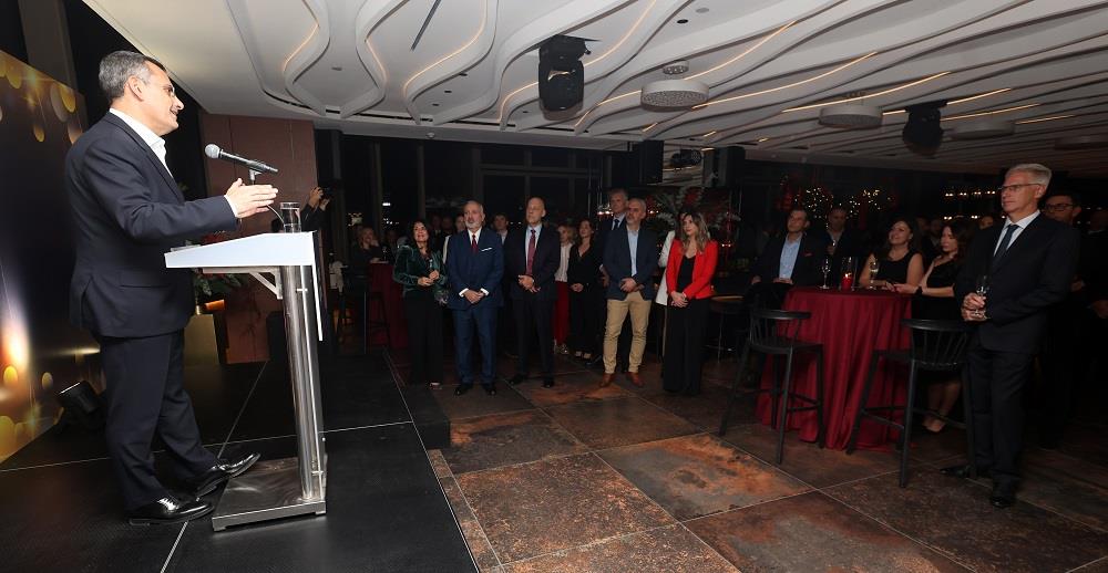 Η ξένη επενδυτική κοινότητα της Κύπρου στη λαμπερή εκδήλωση του Invest Cyprus (εικόνες)