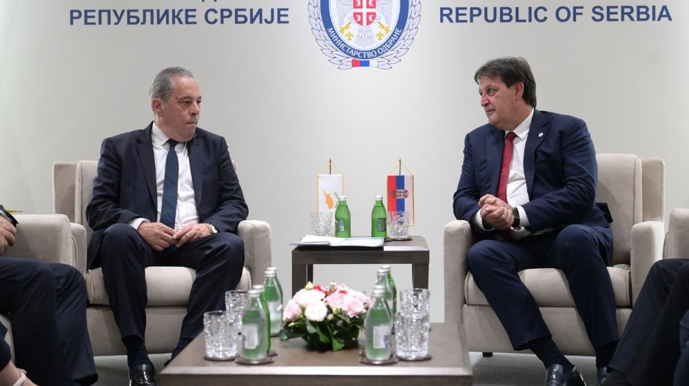 5345866133229340 MixCollage-10-Dec-2025-08-16-AM-384