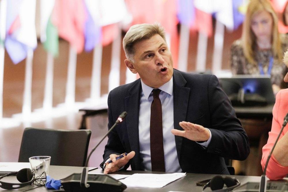 5366717234882483 φαραντουρης