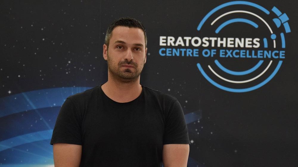 &Nu;έ&alpha; &delta;&iota;&epsilon;&theta;&nu;ή&sigmaf; &delta;&iota;ά&kappa;&rho;&iota;&sigma;&eta; &gamma;&iota;&alpha; &tau;&omicron;&nu; &Delta;&rho;. &Mu;&iota;&chi;ά&lambda;&eta; &Mu;&alpha;&upsilon;&rho;&omicron;&beta;&omicron;&upsilon;&nu;&iota;ώ&tau;&eta; &tau;&omicron;&upsilon; &Kappa;έ&nu;&tau;&rho;&omicron;&upsilon; &Alpha;&rho;&iota;&sigma;&tau;&epsilon;ί&alpha;&sigmaf; &laquo;&Epsilon;&rho;&alpha;&tau;&omicron;&sigma;&theta;έ&nu;&eta;&sigmaf;&raquo;