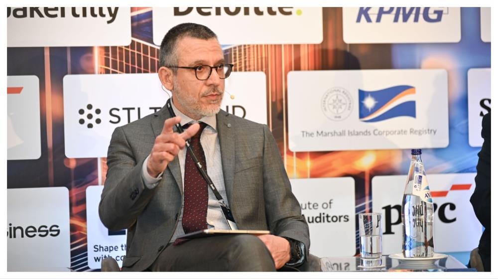 5399537481128598 MixCollage-10-Feb-2026-11-18-AM-814