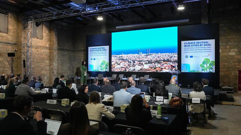&Eta; Aqua Crystal &sigma;&tau;ή&rho;&iota;&xi;&epsilon; &tau;&omicron; &delta;&iota;&epsilon;&theta;&nu;έ&sigmaf; &sigma;&upsilon;&nu;έ&delta;&rho;&iota;&omicron; Climate Neutral Blue Cities by 2030
