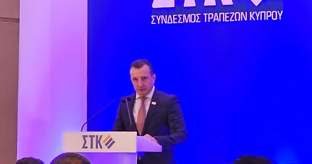 &Mu;ά&rho;&iota;&omicron;&sigmaf; &Sigma;&kappa;&alpha;&nu;&delta;ά&lambda;&eta;&sigmaf;: &Omicron; &rho;ό&lambda;&omicron;&sigmaf; &tau;&omega;&nu; &tau;&rho;&alpha;&pi;&epsilon;&zeta;ώ&nu;, &omicron;&iota; &pi;&omicron;&iota;&kappa;&iota;&lambda;ό&mu;&omicron;&rho;&phi;&epsilon;&sigmaf; &pi;&rho;&omicron;&kappa;&lambda;ή&sigma;&epsilon;&iota;&sigmaf; &kappa;&alpha;&iota; &eta; &nu;έ&alpha; &sigma;&tau;&rho;&alpha;&tau;&eta;&gamma;&iota;&kappa;ή &tau;&omicron;&upsilon; &Sigma;&upsilon;&nu;&delta;έ&sigma;&mu;&omicron;&upsilon; &Tau;&rho;&alpha;&pi;&epsilon;&zeta;ώ&nu;
