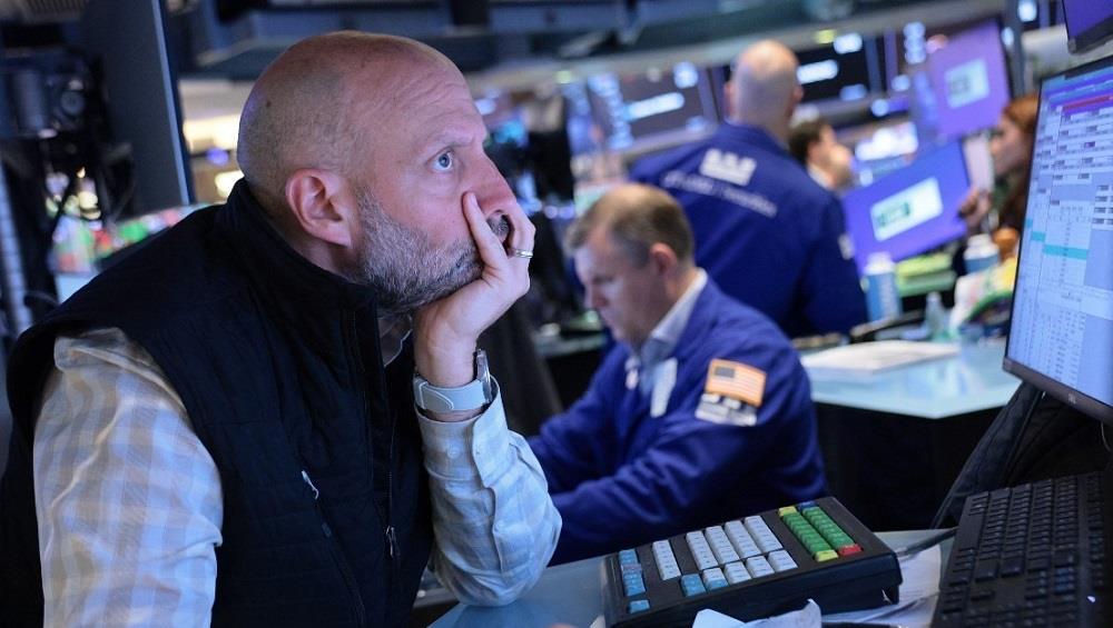 5527630445714683 agores-selloff-trump