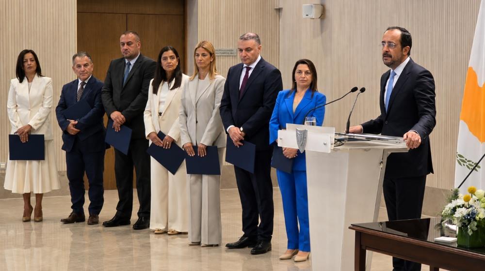 New Cabinet members sworn in (video)