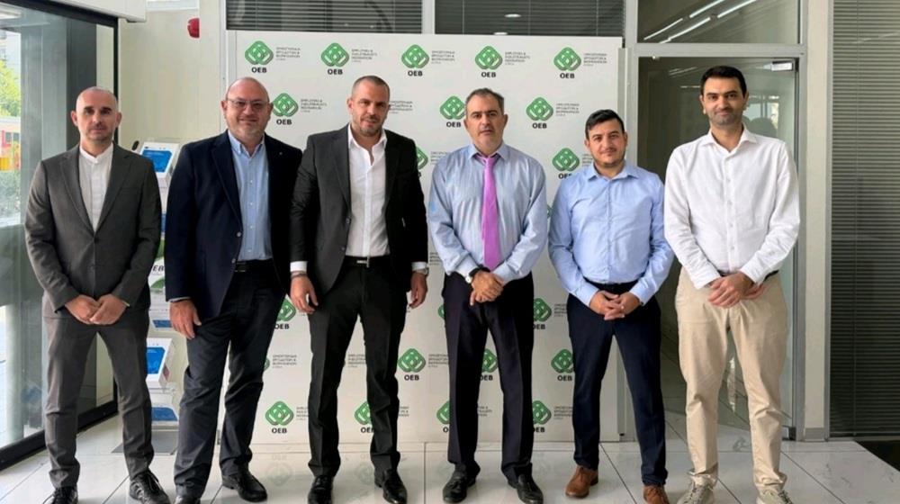 5606955013429936 1