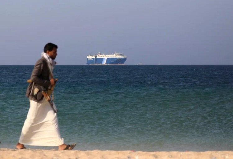 Houthi-ploio-1-696x476