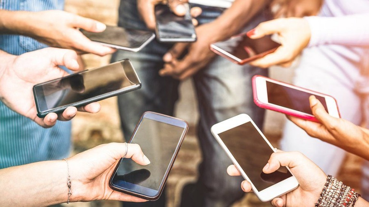 361979_smartphones-12.jpg