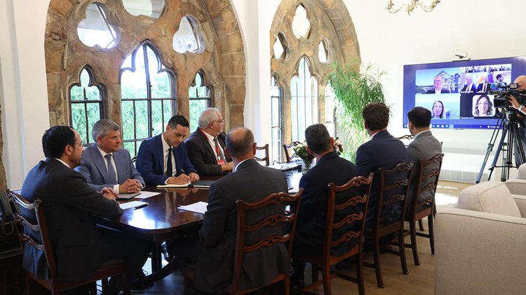 &Sigma;&tau;&#942;&lambda;&eta; &kappa;&alpha;&theta;&alpha;&rho;&omicron;&#973; &phi;&upsilon;&sigma;&iota;&kappa;&omicron;'&upsilon; &alpha;&#941;&rho;&iota;&amp