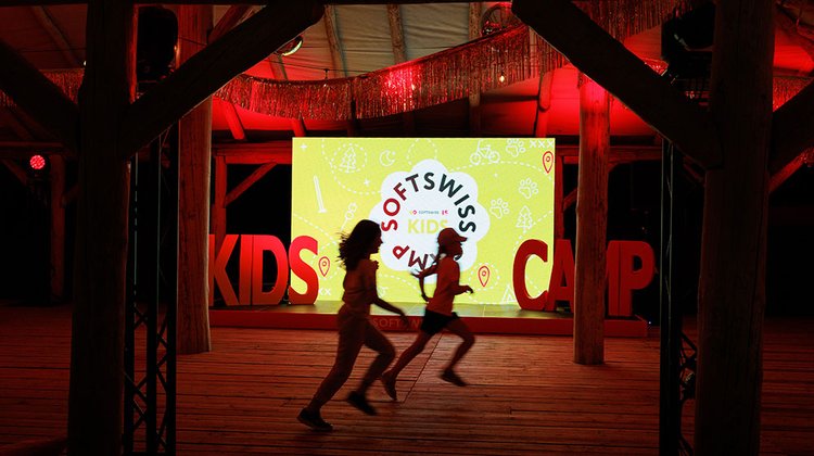Η SOFTSWISS βραβεύτηκε στα Eventex Awards 2025 για το Kids Camp
