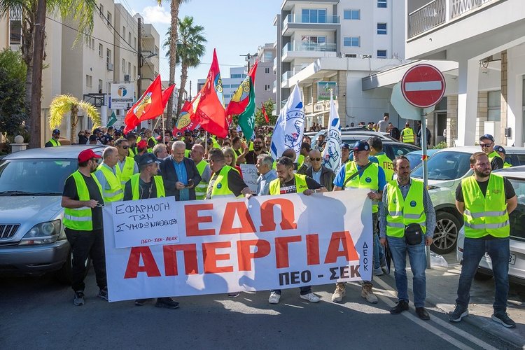 Φουλ επίθεση οι συνδικαλιστές στο σκυρόδεμα-«Επιχειρούν να παραπλανήσουν την κοινή γνώμη...»