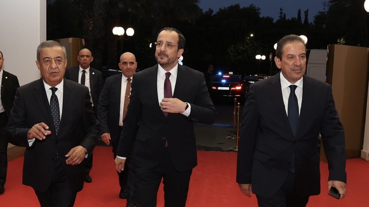 INB AWARDS ΜΗΝΥΜΑΤΑ
