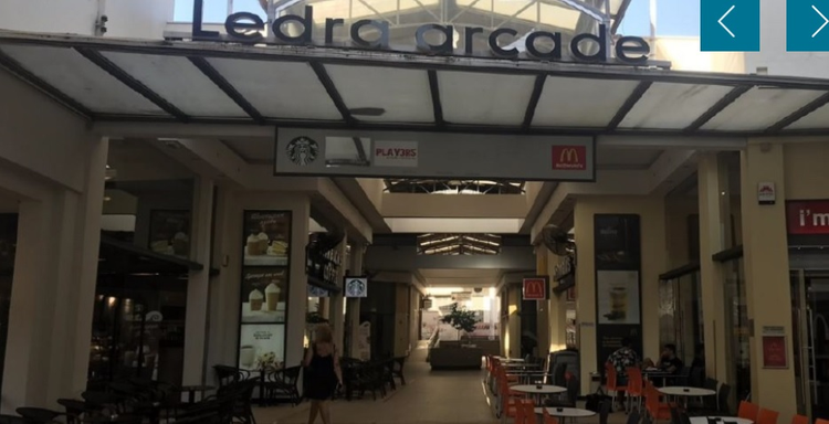 efc8ca7d-3b4a-4618-9f87-43ba7642a0a2.jpg