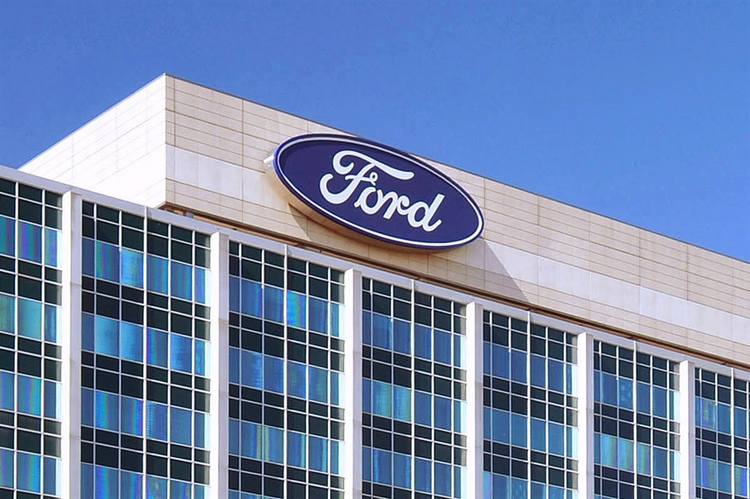 360747_ford-8000.jpg