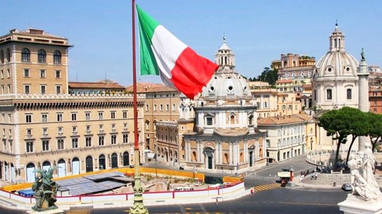italy 900