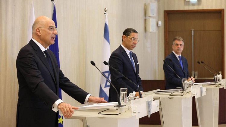 ΔΕΝΔΙΑΣ ΚΟΜΠΟΣ