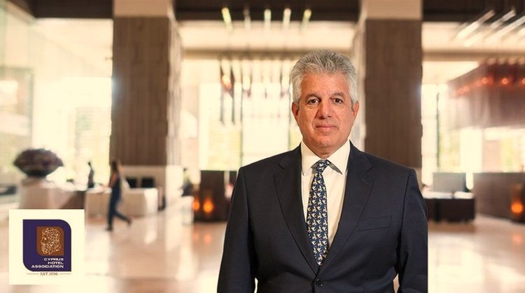 Θάνος Μιχαηλίδης: Δεν παρεμβαίνουν στα tips των υπαλλήλων τους οι ξενοδόχοι-Αχρείαστη η θέσπιση νομοθεσίας
