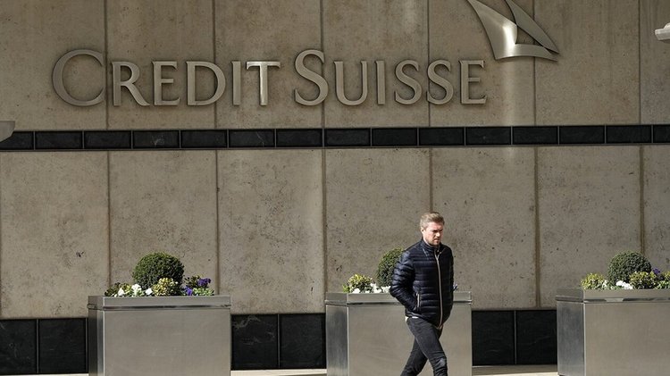 CREDIT SUISSES 12
