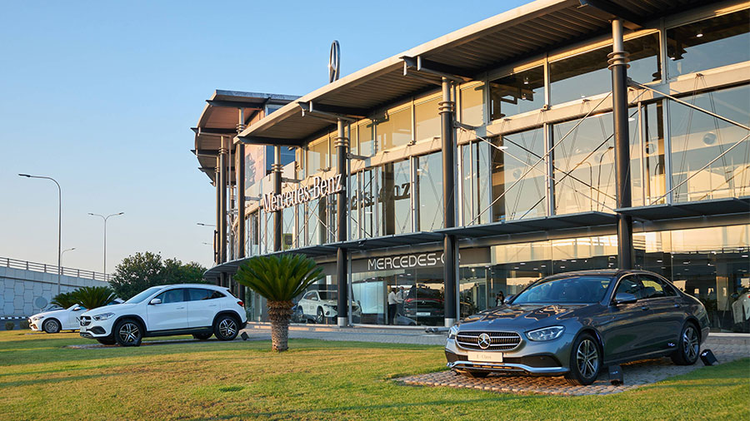 360845_mercedes-eq.jpg
