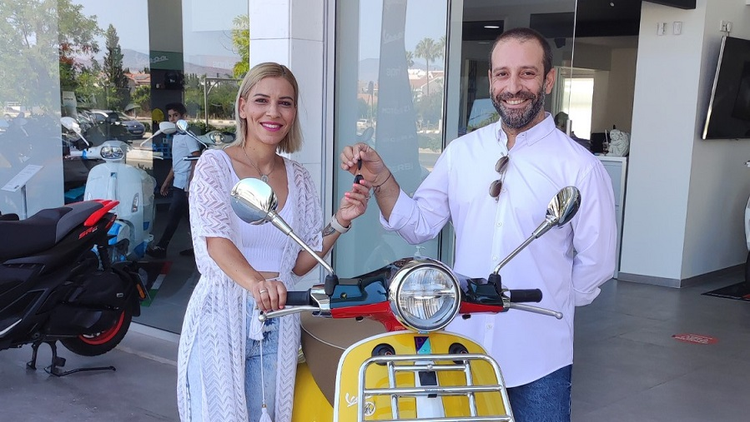 360561_vespa-costa-coffee.jpg