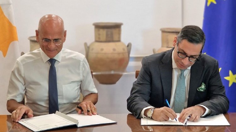 Μνημόνιο συνεργασίας υπέγραψαν Υπουργείο Εξωτερικών και Ίδρυμα «Ελπίδα»-Τι προβλέπει