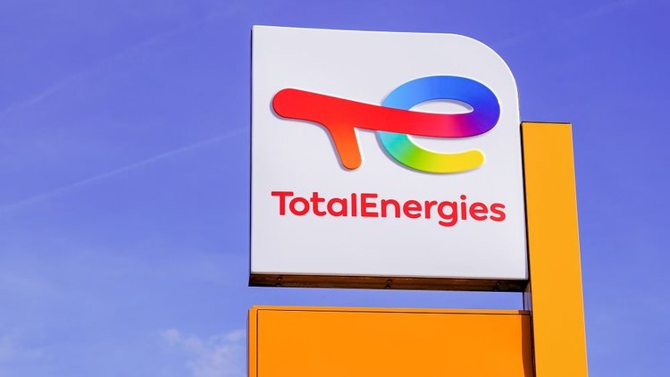 TotalEnergies: Αυξάνει το μέρισμα και διατηρεί το πρόγραμμα αγοράς ιδίων μετοχών