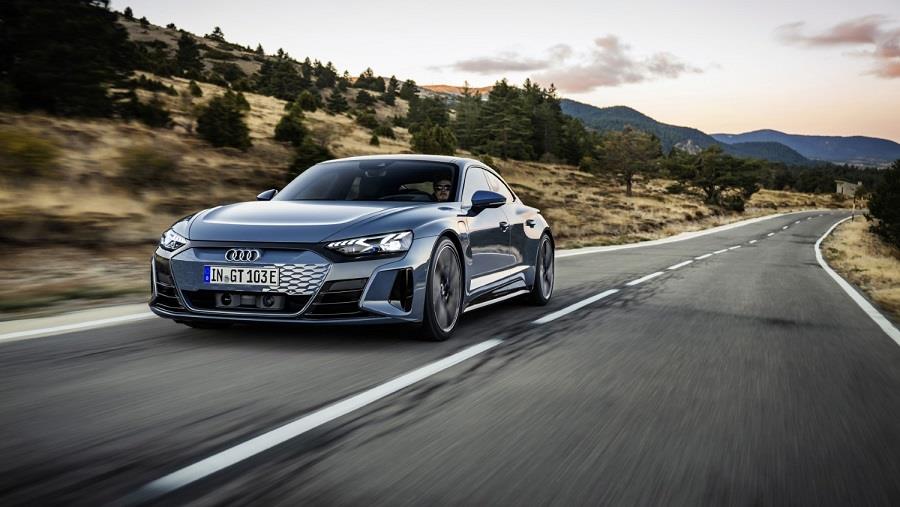Audi e-tron GT -1