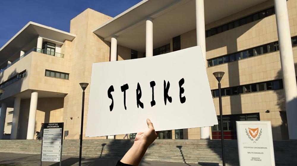 5267502592037473 strike