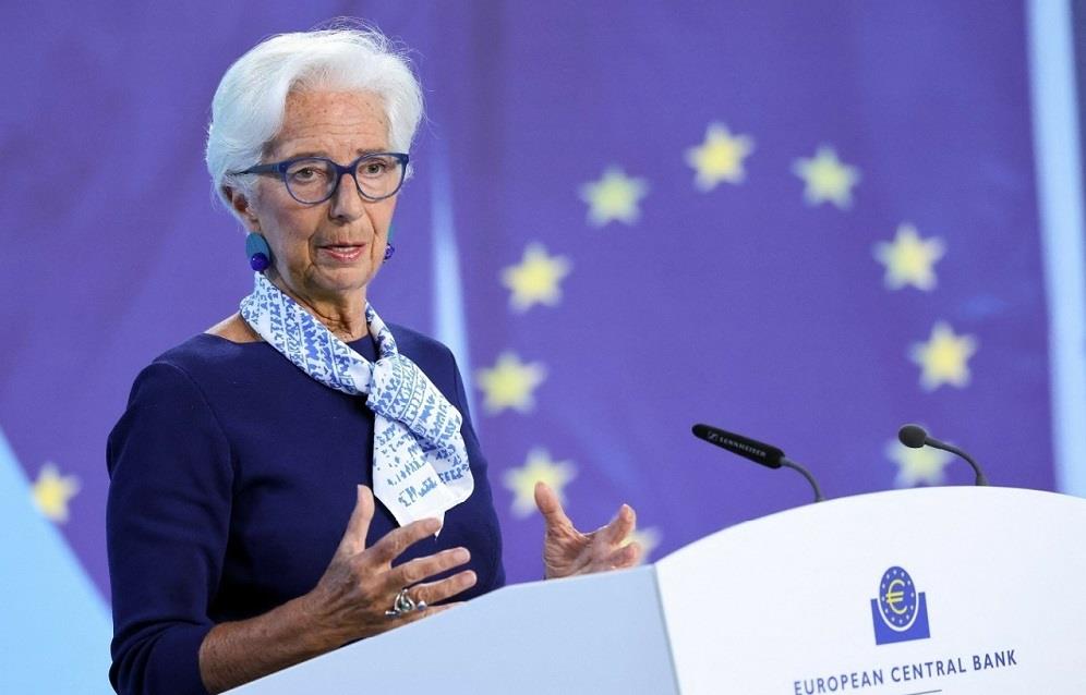 Λαγκάρντ: Αντιμέτωπη με επιβράδυνση της ανάπτυξης η ευρωζώνη, αβεβαιότητα στο εμπόριο