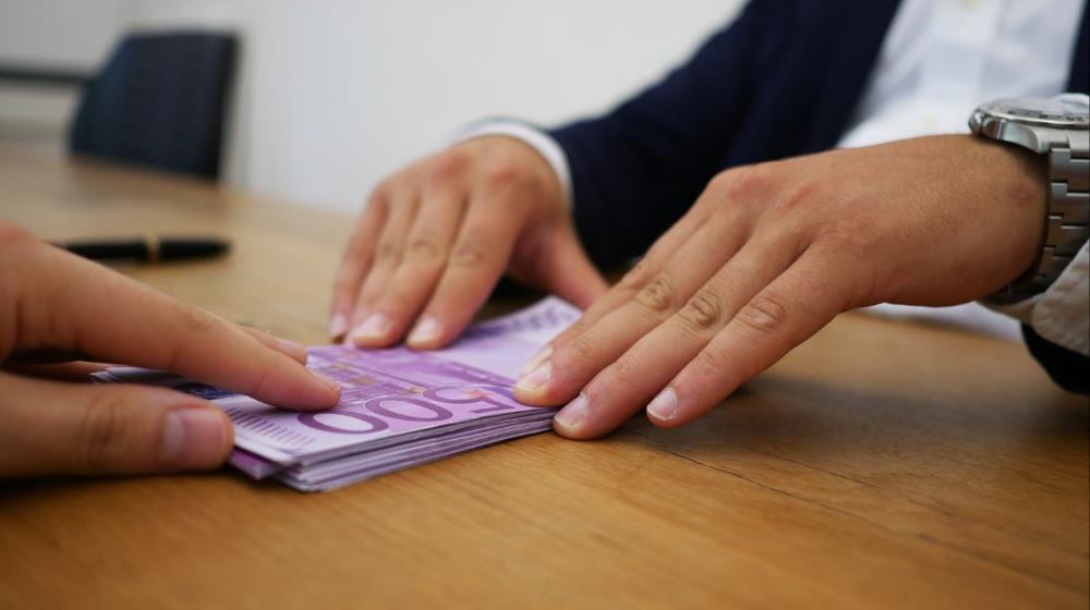 5268099421222115 loan money euros
