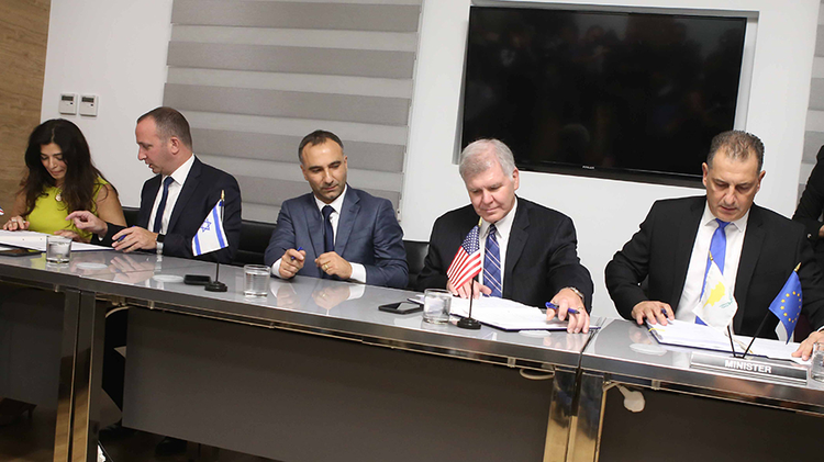 03de3b37-9a6a-485a-a21f-598985e59c57.jpg