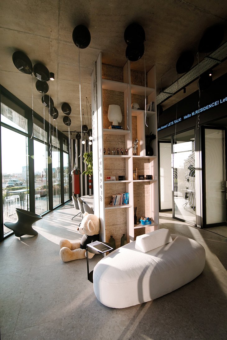 M. RESIDENCE (14)
