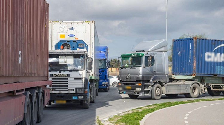 Σε 24ωρη απεργία οι μεταφορείς Α’-Επηρεάζονται λιμάνια, λατομεία και τσιμεντοποιείο