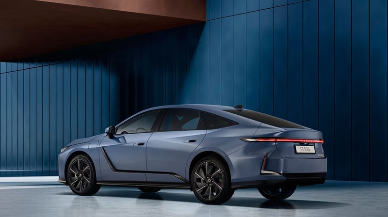 LEXUS-ES--2